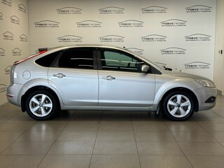 2011 Ford Focus II Рестайлинг, серебристый, 765000 рублей, вид 5