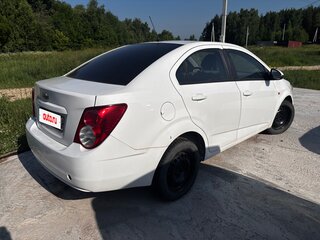 2012 Chevrolet Aveo II, белый, 479000 рублей, вид 4