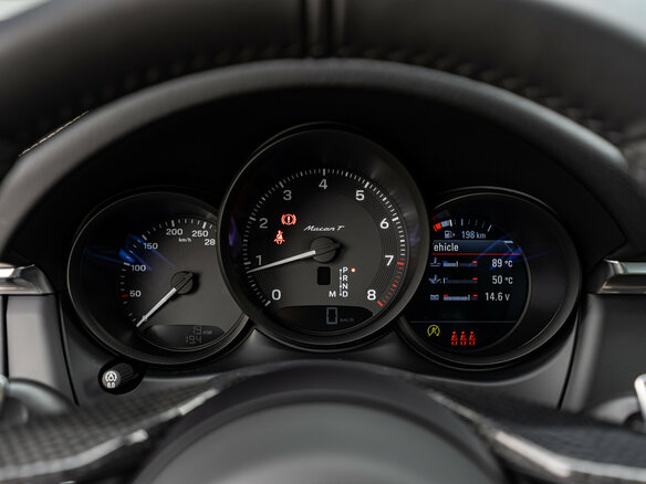 2026 Porsche Macan I Рестайлинг 2, серый, 13200000 рублей - вид 8