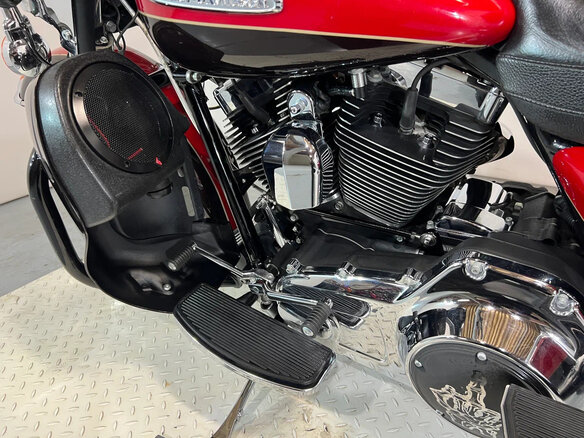 2010 Harley-Davidson Electra Glide, пурпурный, 1200000 рублей - вид 21