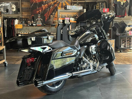 2012 Harley-Davidson CVO Street Glide, чёрный, 1770000 рублей, вид 3