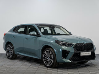 2025 BMW X2 xDrive25i II (U10), зелёный, 6490000 рублей, вид 3