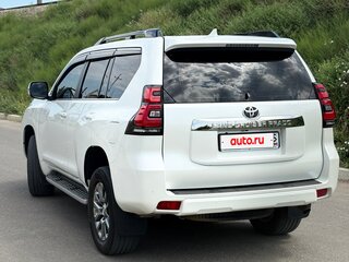 2018 Toyota Land Cruiser Prado 150 Series Рестайлинг 2, белый, 4800000 рублей, вид 3