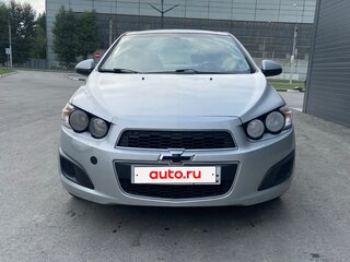 2013 Chevrolet Aveo II, серебристый, 465000 рублей, вид 2