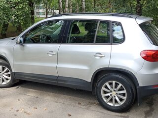 2012 Volkswagen Tiguan I Рестайлинг, серебристый, 950000 рублей, вид 2