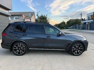 2020 BMW X7 40i I (G07), серый, 6530000 рублей, вид 5