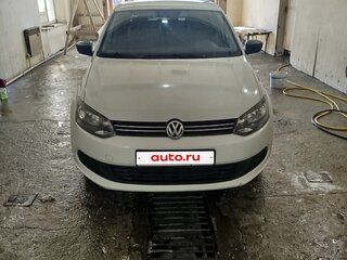 2014 Volkswagen Polo V, белый, 620000 рублей, вид 4
