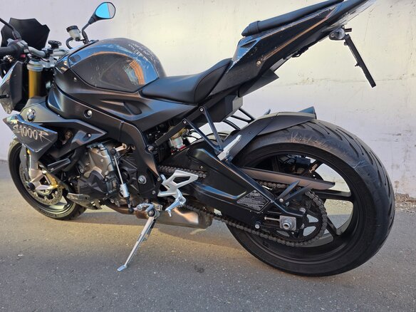 2017 BMW S 1000 R, серый, 1150000 рублей - вид 3