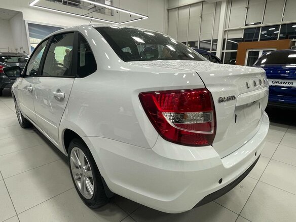 2026 Lada (ВАЗ) Granta I Рестайлинг, белый, 1188000 рублей - вид 10