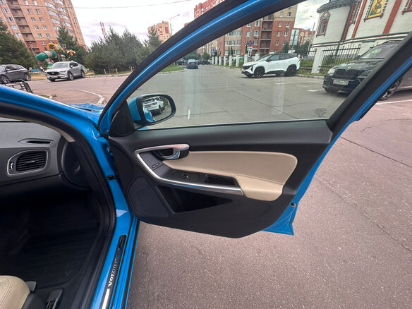 2015 Volvo S60 II Рестайлинг, синий, 1650000 рублей - вид 12