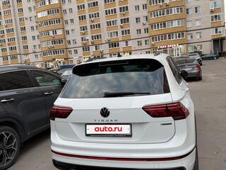 2021 Volkswagen Tiguan II Рестайлинг, белый, 3500000 рублей, вид 4