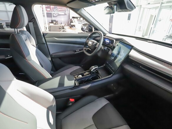 2026 Geely Cityray, белый - вид 20