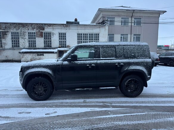 2022 Land Rover Defender 110 II, чёрный - вид 4