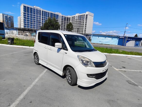 2011 Suzuki Solio II, белый - вид 2