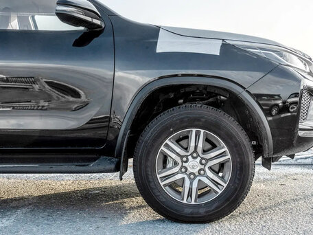2025 Toyota Fortuner II Рестайлинг, чёрный, 5130000 рублей, вид 5