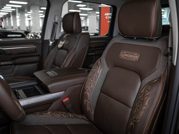 2026 Ram 1500 Crew Cab V Рестайлинг, чёрный - вид 16