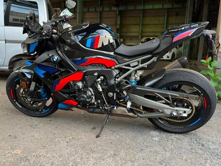 2025 BMW M 1000 R, чёрный, 2550000 рублей, вид 3