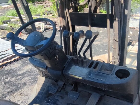 2006 Toyota 32-8FGF15, оранжевый, 680000 рублей - вид 4