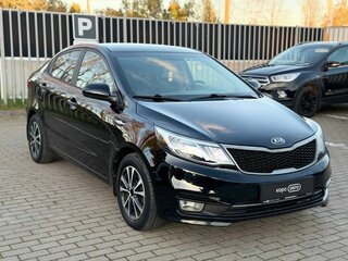 2016 Kia Rio III Рестайлинг, чёрный, 1150000 рублей, вид 1