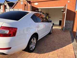 2015 Skoda Octavia III (A7), белый, 980000 рублей, вид 4
