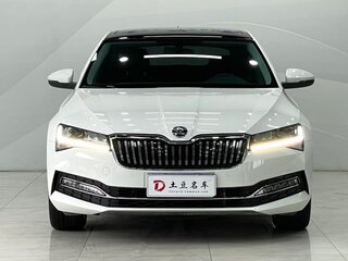 2023 Skoda Superb III Рестайлинг, белый, 2250000 рублей, вид 2