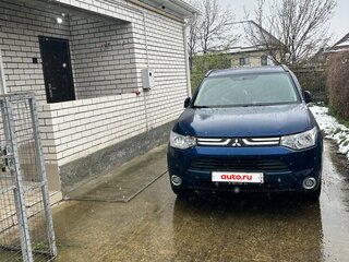 2013 Mitsubishi Outlander III, синий, 1000000 рублей, вид 2