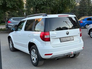 2014 Skoda Yeti I Рестайлинг, белый, 965000 рублей, вид 4