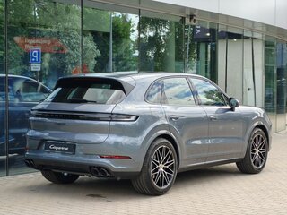 2026 Porsche Cayenne III Рестайлинг, серый, 19480000 рублей, вид 2