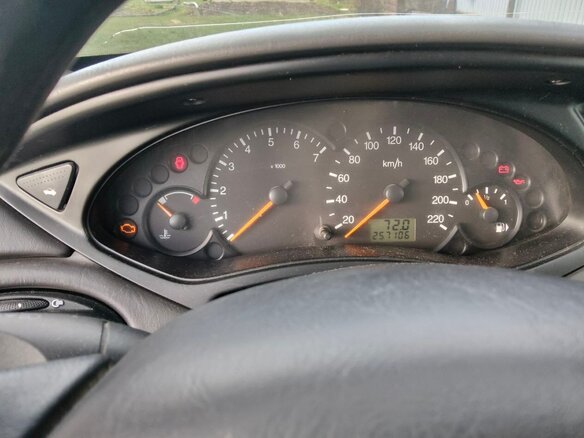 2004 Ford Focus I Рестайлинг, чёрный, 250000 рублей - вид 5