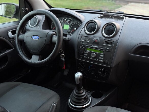 2007 Ford Fiesta Mk5, серебристый, 380000 рублей - вид 8