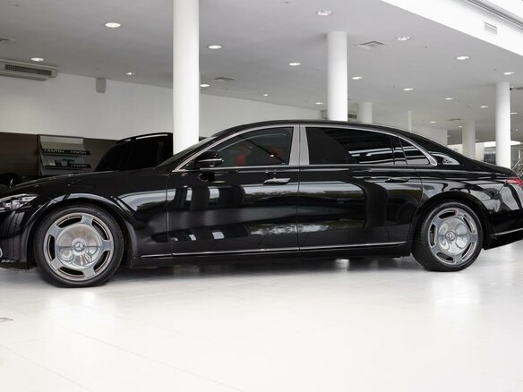 2021 Mercedes-Benz Maybach S-Класс 580 II (Z223), чёрный, 18000000 рублей - вид 2