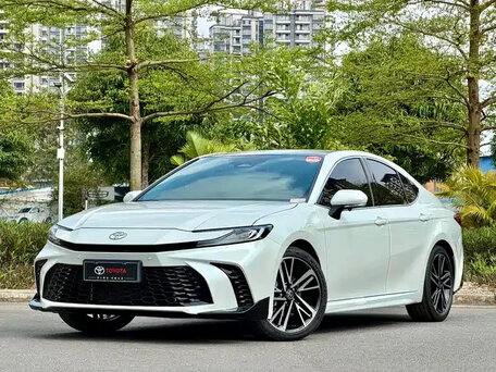 2025 Toyota Camry IX (XV80) China Market, серебристый, 3615000 рублей, вид 1