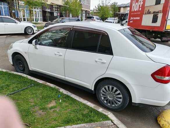 2005 Nissan Tiida Latio I, белый, 420000 рублей - вид 8