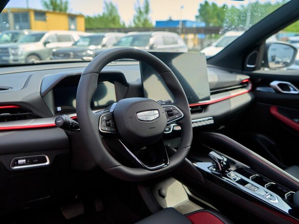 2026 Geely Coolray I Рестайлинг 2, фиолетовый, 2916000 рублей - вид 18