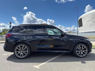 2020 BMW X5 40i IV (G05/G18), чёрный, 6699900 рублей, вид 5