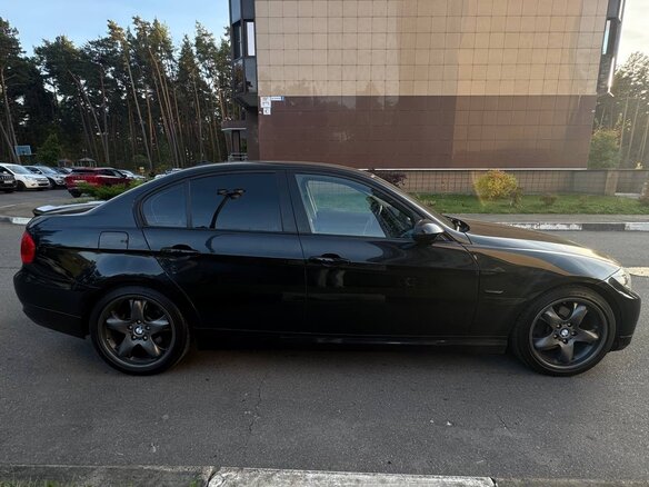 2011 BMW 3 серии 318i V (E90/E91/E92/E93) Рестайлинг, чёрный, 1200000 рублей - вид 4