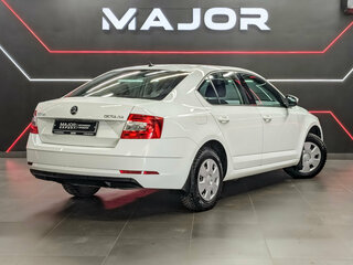 2020 Skoda Octavia III (A7) Рестайлинг, белый, 1940000 рублей, вид 5