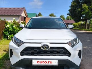2021 Toyota RAV4 V (XA50), белый, 2830000 рублей, вид 2