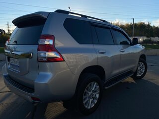 2015 Toyota Land Cruiser Prado 6-speed 150 Series Рестайлинг 1, серебристый, 3996000 рублей, вид 4