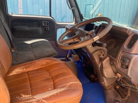 1993 Nissan Atlas, белый, 500000 рублей, вид 2
