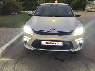 2019 Kia Rio IV, серебристый, 1400000 рублей, вид 1