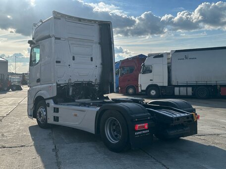 2026 Mercedes-Benz Actros, серебристый, 18500000 рублей, вид 3