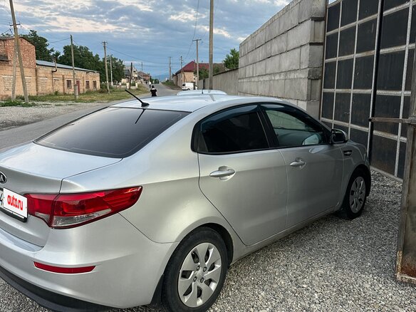 2016 Kia Rio III Рестайлинг, белый, 790000 рублей - вид 8