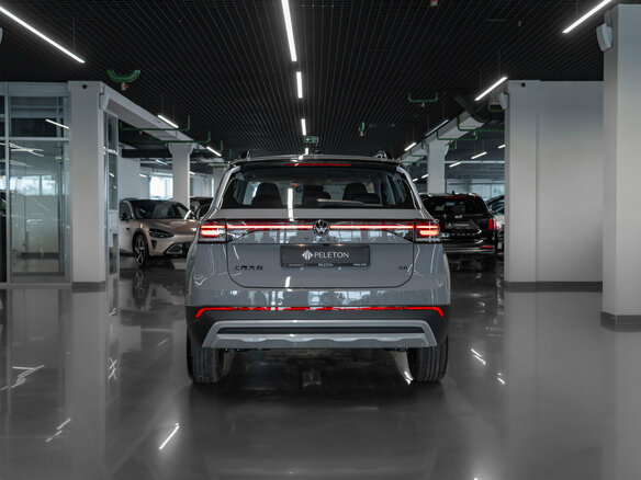 2026 Volkswagen Tharu XR 300 TSI, серый - вид 5