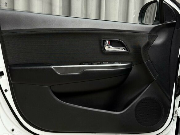 2013 Kia Rio 5-speed III, белый - вид 15