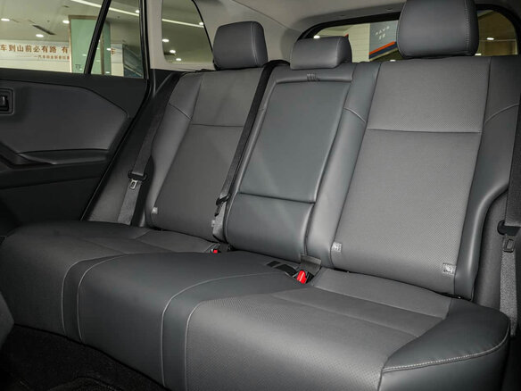 2026 Toyota RAV4 VI (XA60), чёрный, 3995000 рублей - вид 10