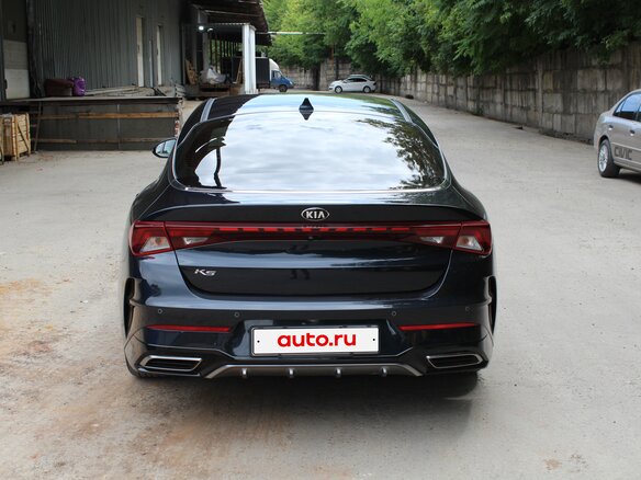 2021 Kia K5 III, синий, 2800000 рублей - вид 3
