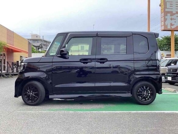 2022 Honda N-BOX II Рестайлинг, чёрный - вид 2