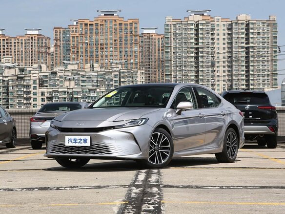 2026 Toyota Camry IX (XV80) China Market, серебристый
