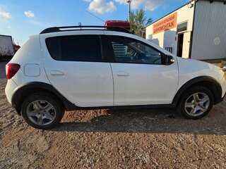 2019 Renault Sandero Stepway II Рестайлинг, белый, 810000 рублей, вид 3